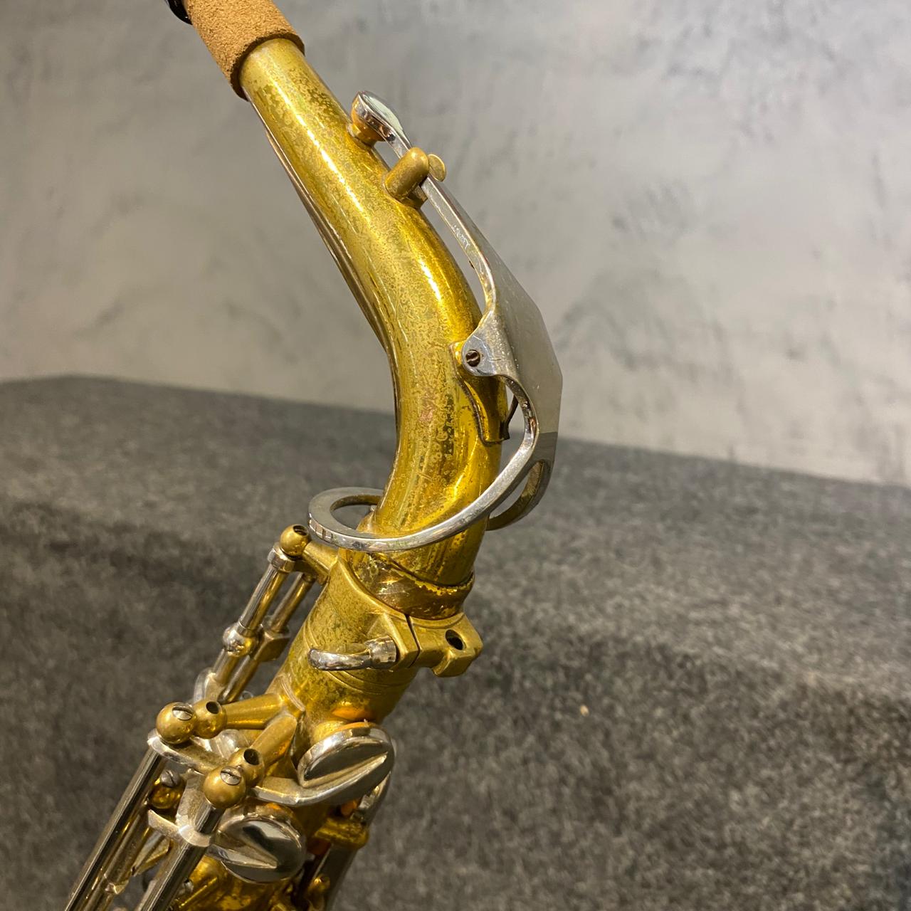Saxofone Lafayette Laqueado – Usado