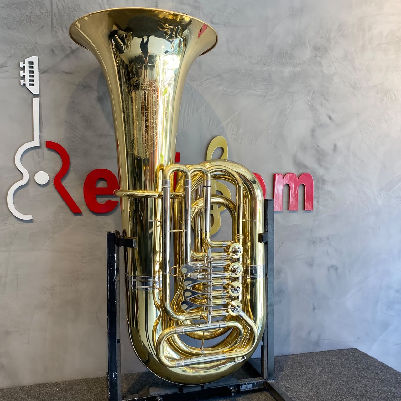 Tuba Dillon Laqueada - Usada