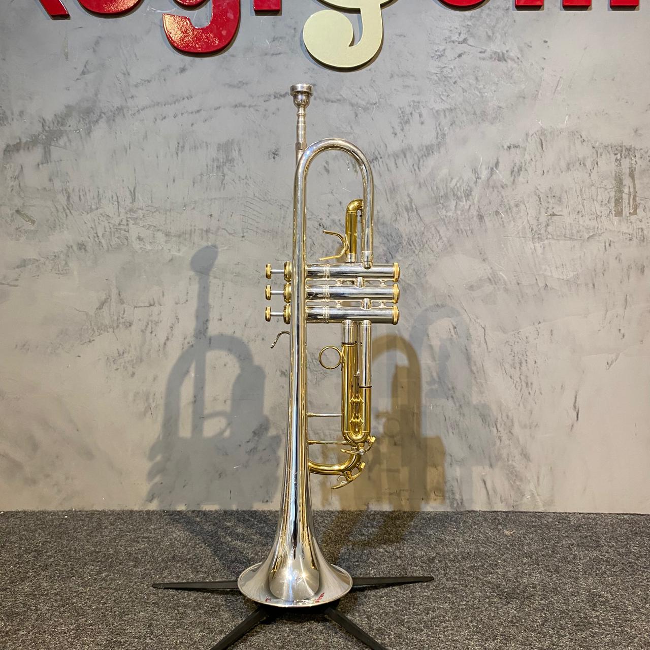 Trompete Tokai TR-400PG Sib (Bb) – Prata c/ Dourado – Vitrine