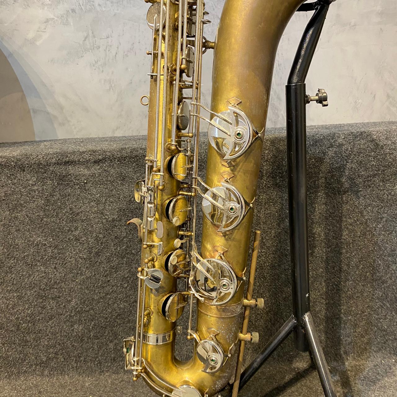 Saxofone Baritono Jhanke - Usado