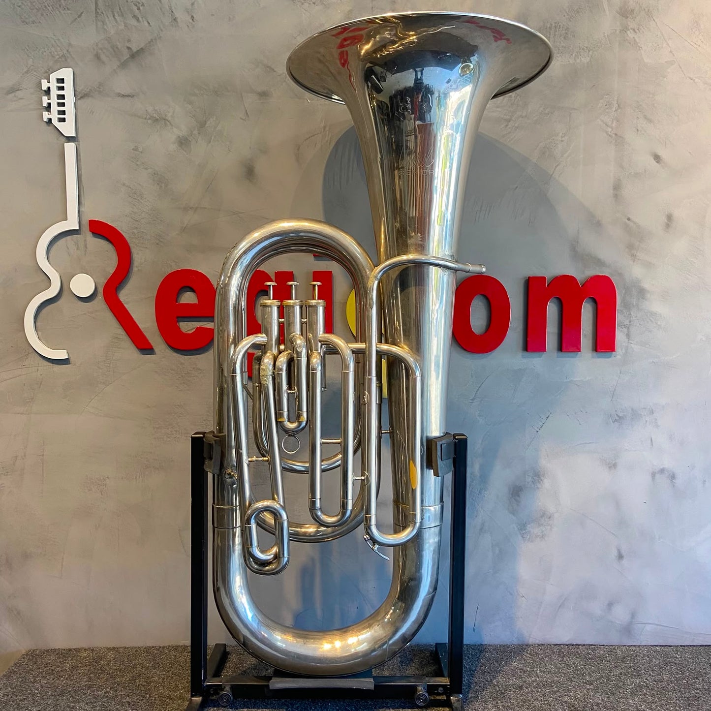 Tuba Weril Senior - Usada
