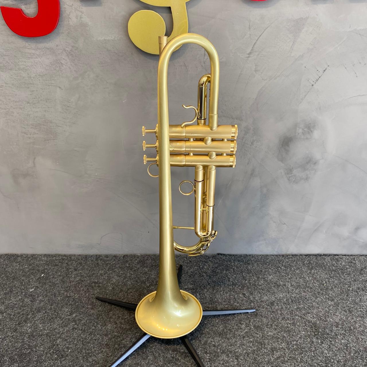 Trompete HS1048 Sib Escovado - Novo
