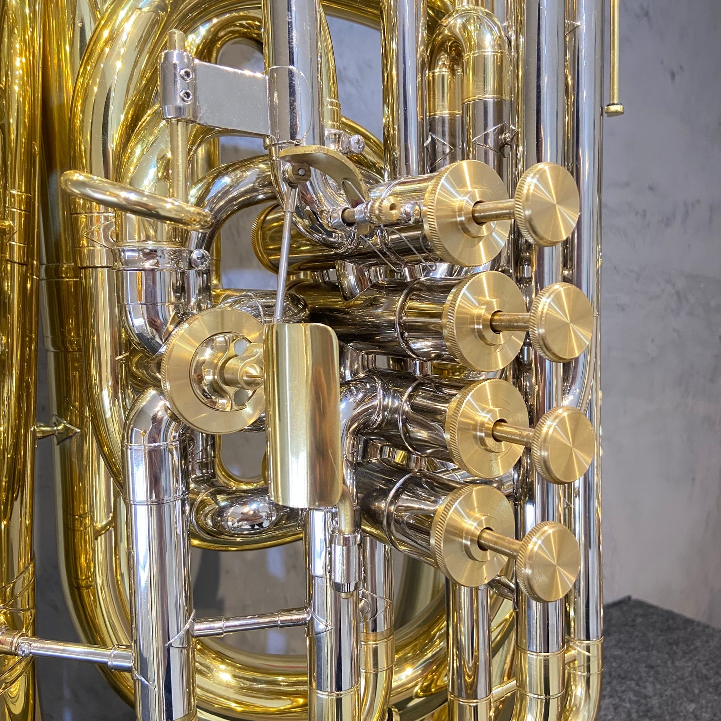 Tuba HS MUSICAL TB1C Laqueada C/ Niquelado – Seminova