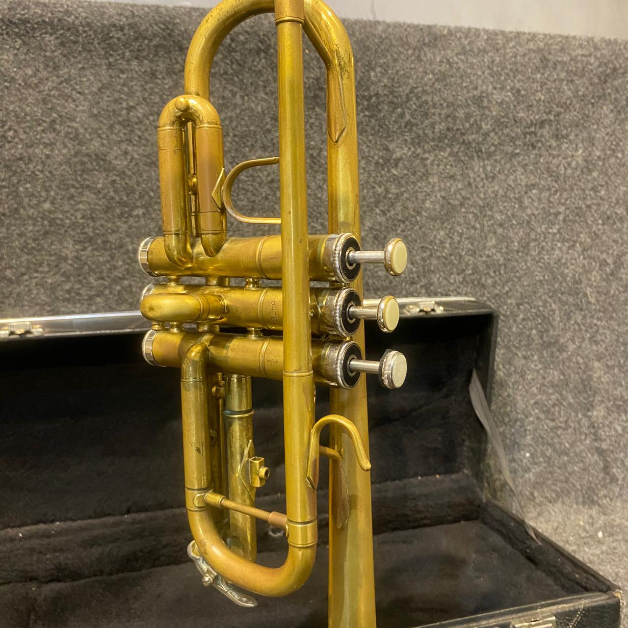 Trompete Quasar Laqueado Sib (Bb) – Usado