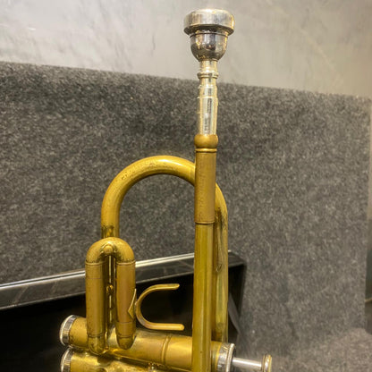 Trompete Quasar Laqueado Sib (Bb) – Usado