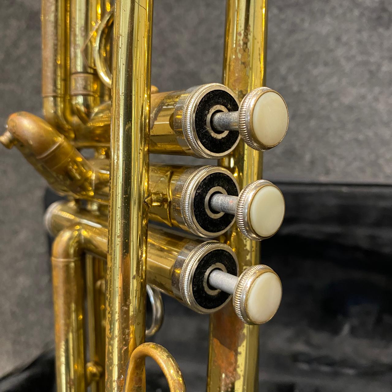 Trompete Magnum Laqueado Sib (Bb) – Usado