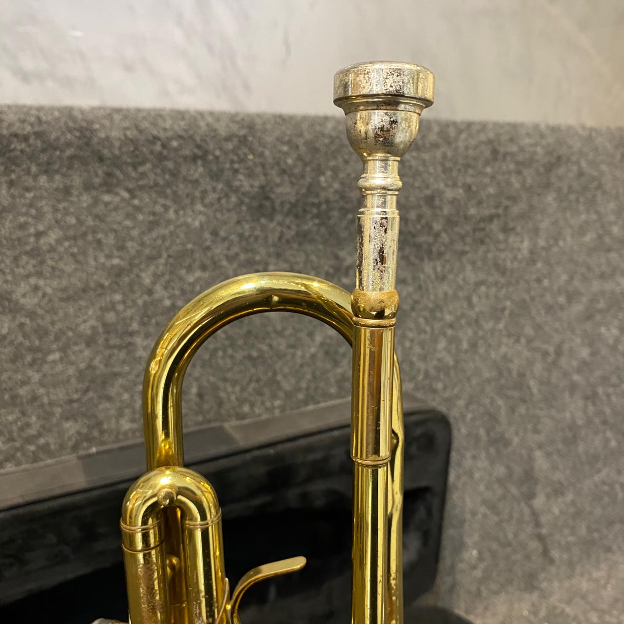 Trompete Magnum Laqueado Sib (Bb) – Usado