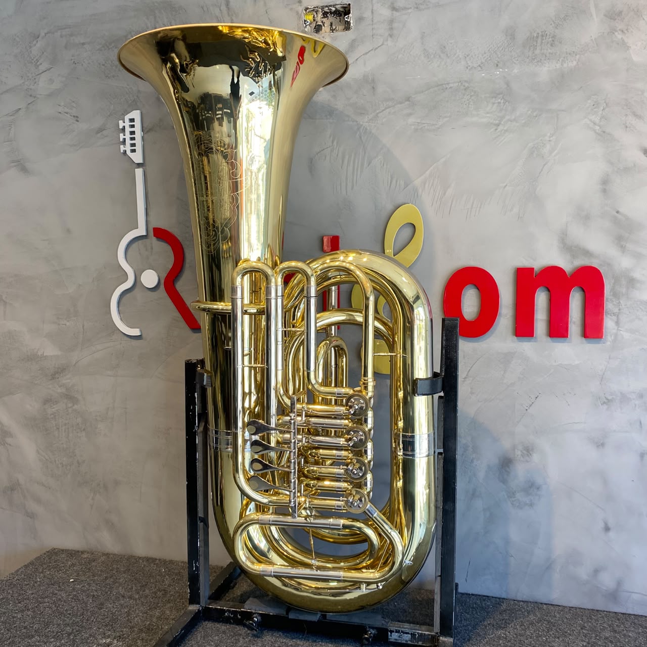 Tuba Dillon Laqueada - Usada
