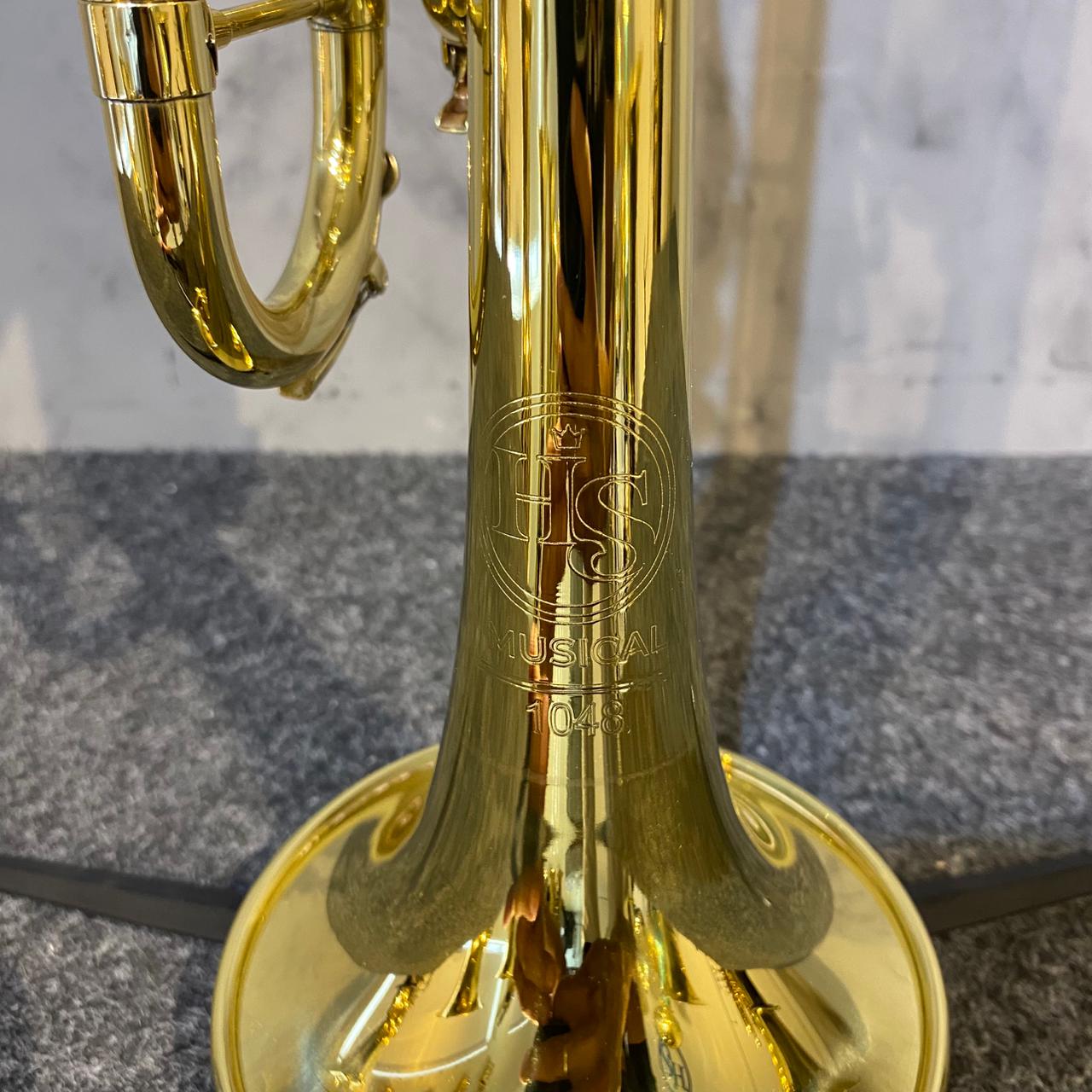 Trompete HS1048 Sib Laqueado - Novo